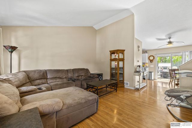 13021 Vernon Avenue, Omaha, NE 68164