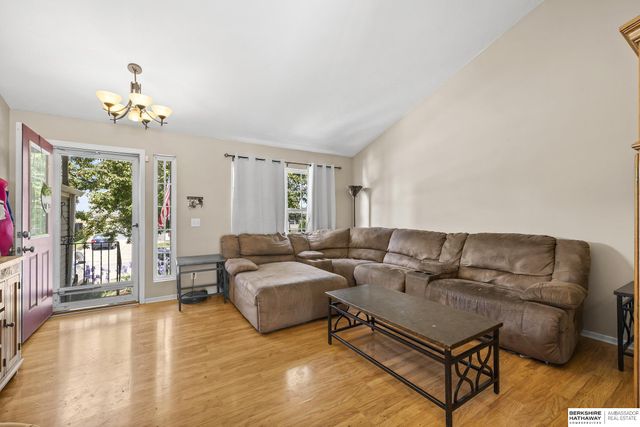 13021 Vernon Avenue, Omaha, NE 68164