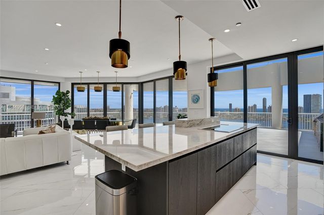 3000 Island Boulevard PH-4, Aventura, FL 33160