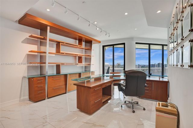 3000 Island Boulevard PH-4, Aventura, FL 33160