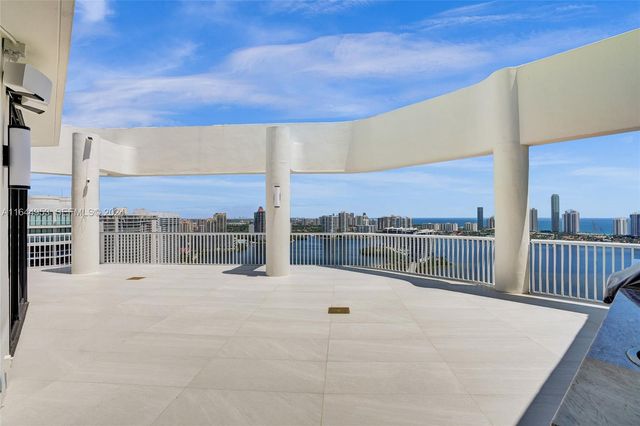 3000 Island Boulevard PH-4, Aventura, FL 33160