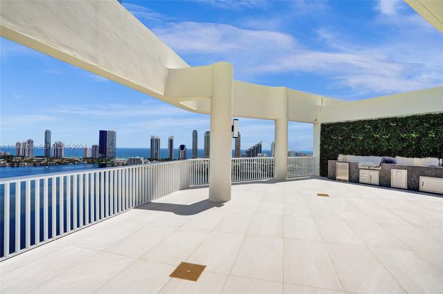 3000 Island Boulevard PH-4, Aventura, FL 33160
