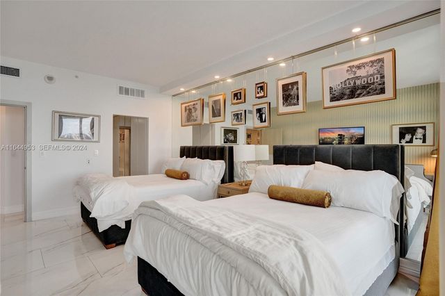 3000 Island Boulevard PH-4, Aventura, FL 33160