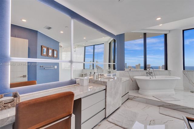 3000 Island Boulevard PH-4, Aventura, FL 33160