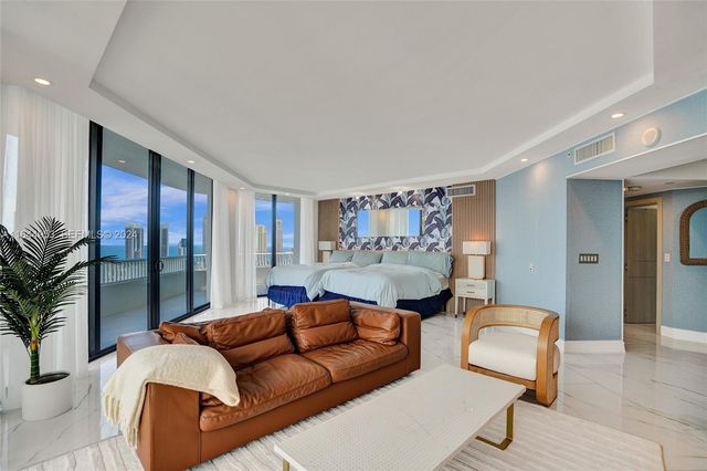 3000 Island Boulevard PH-4, Aventura, FL 33160