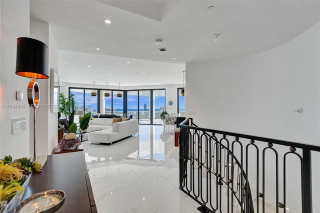 3000 Island Boulevard PH-4, Aventura, FL 33160