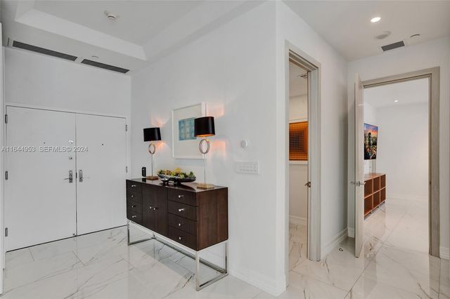 3000 Island Boulevard PH-4, Aventura, FL 33160