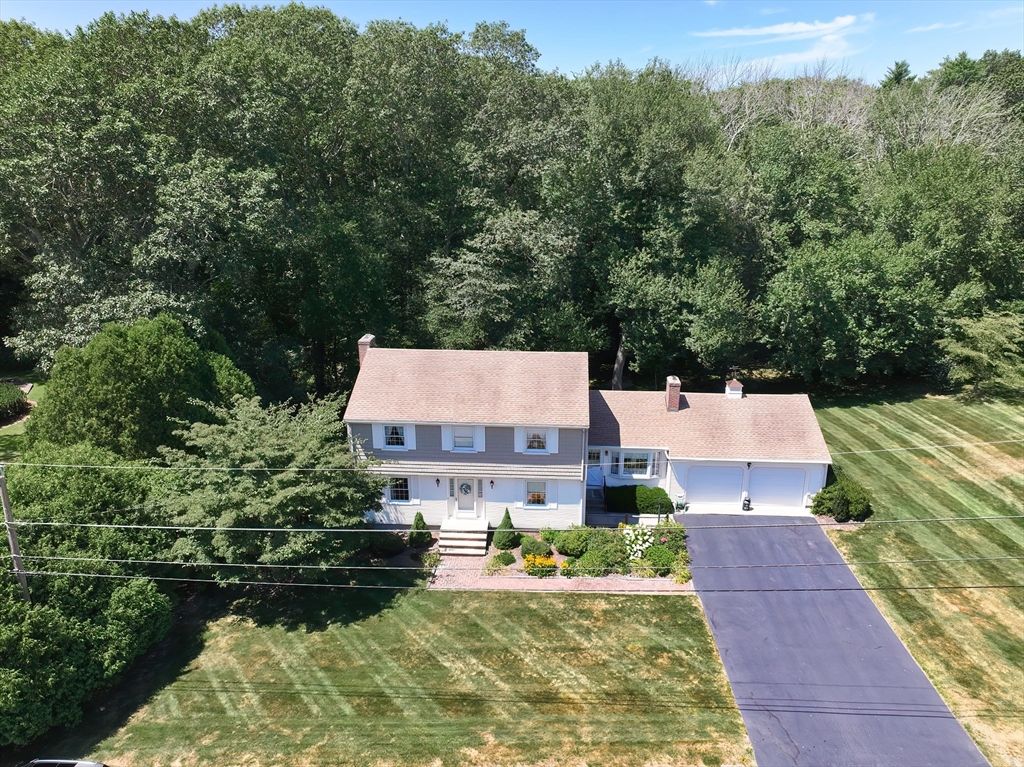 134 Briarbrook Dr, Seekonk, MA 02771