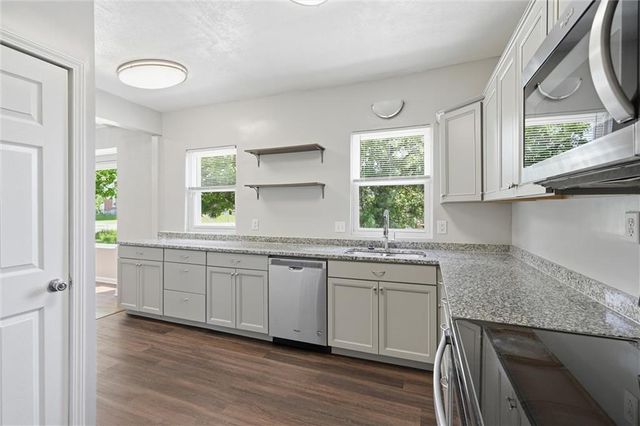 4240 Highland Avenue, Kansas City, MO 64110