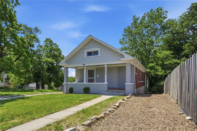 4240 Highland Avenue, Kansas City, MO 64110