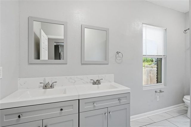 4240 Highland Avenue, Kansas City, MO 64110