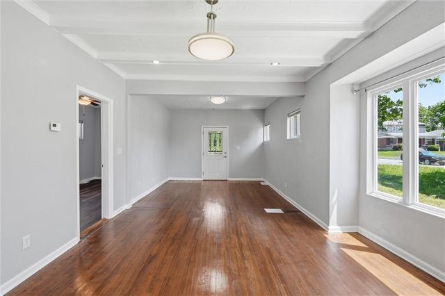 4240 Highland Avenue, Kansas City, MO 64110