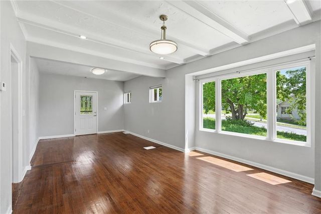 4240 Highland Avenue, Kansas City, MO 64110