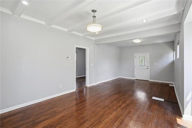4240 Highland Avenue, Kansas City, MO 64110