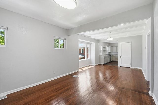 4240 Highland Avenue, Kansas City, MO 64110