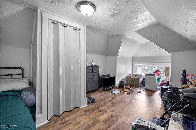 910 Bye Street, Akron, OH 44320