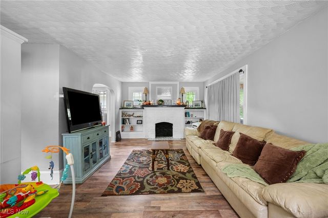 910 Bye Street, Akron, OH 44320