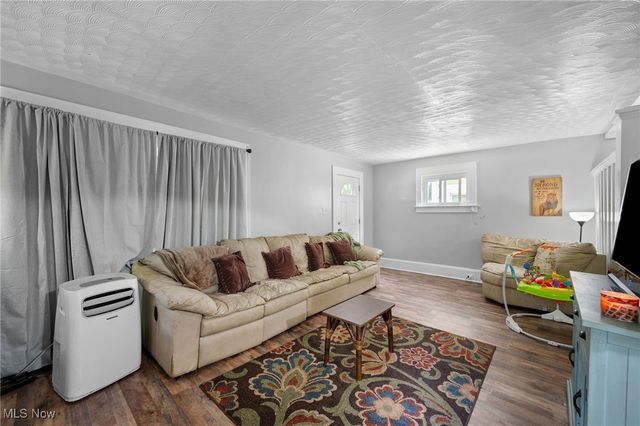 910 Bye Street, Akron, OH 44320