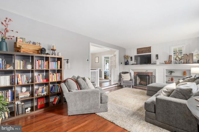 2504 SEMINARY RD, Silver Spring, MD 20910