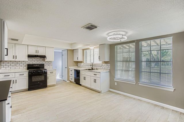 4819 Brooklawn Drive, Houston, TX 77066