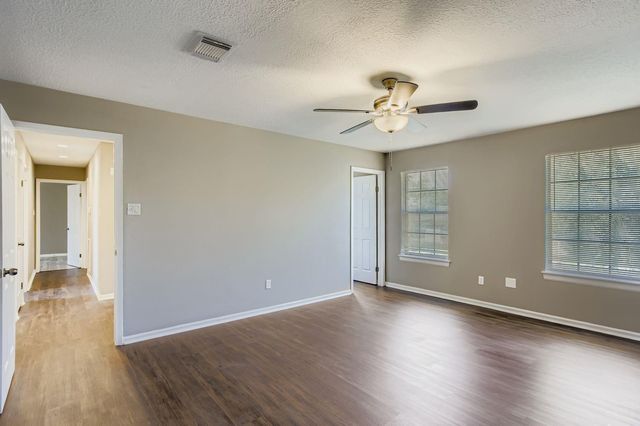 4819 Brooklawn Drive, Houston, TX 77066