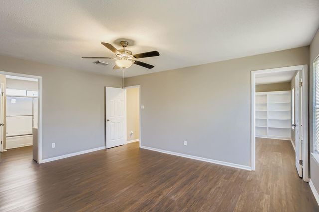 4819 Brooklawn Drive, Houston, TX 77066