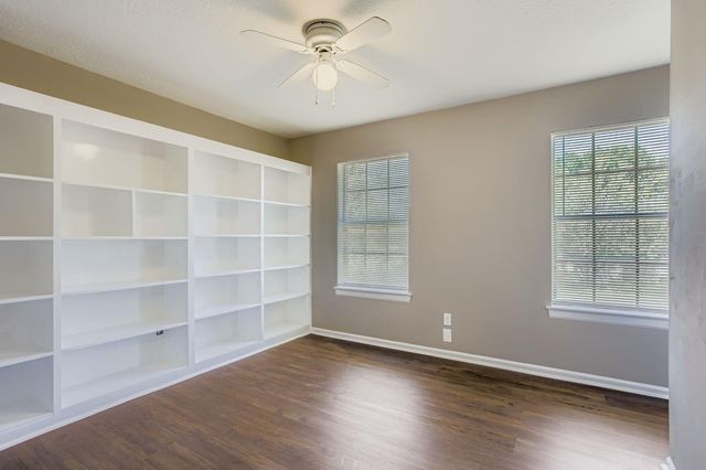 4819 Brooklawn Drive, Houston, TX 77066