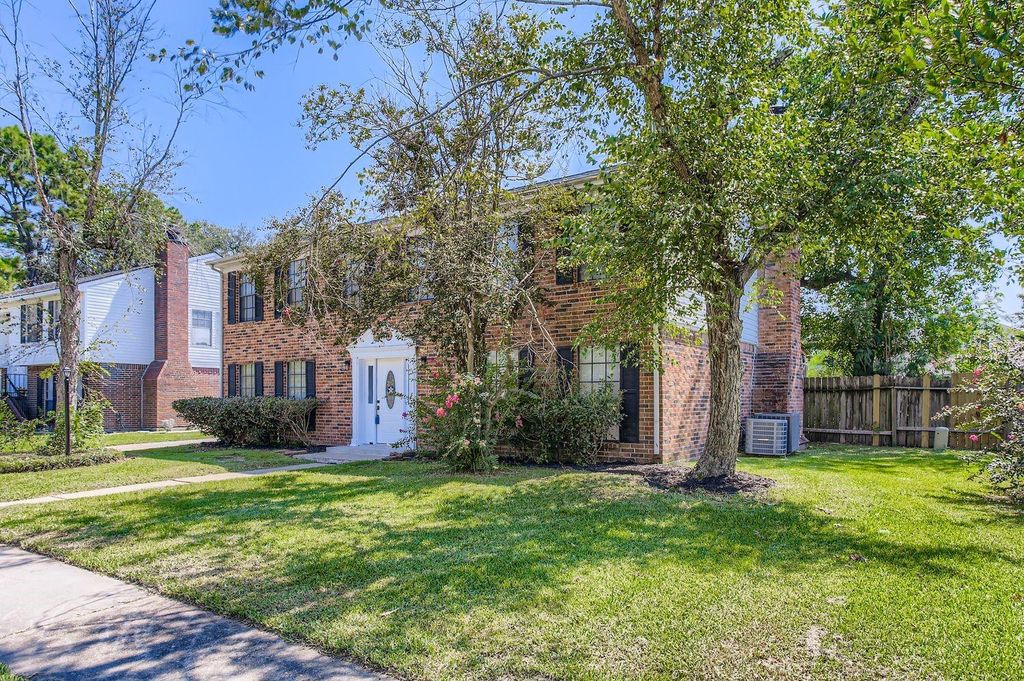 4819 Brooklawn Drive, Houston, TX 77066