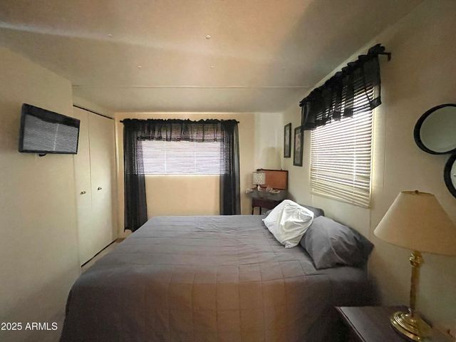 235 W MORRIS Drive, Queen Valley, AZ 85118