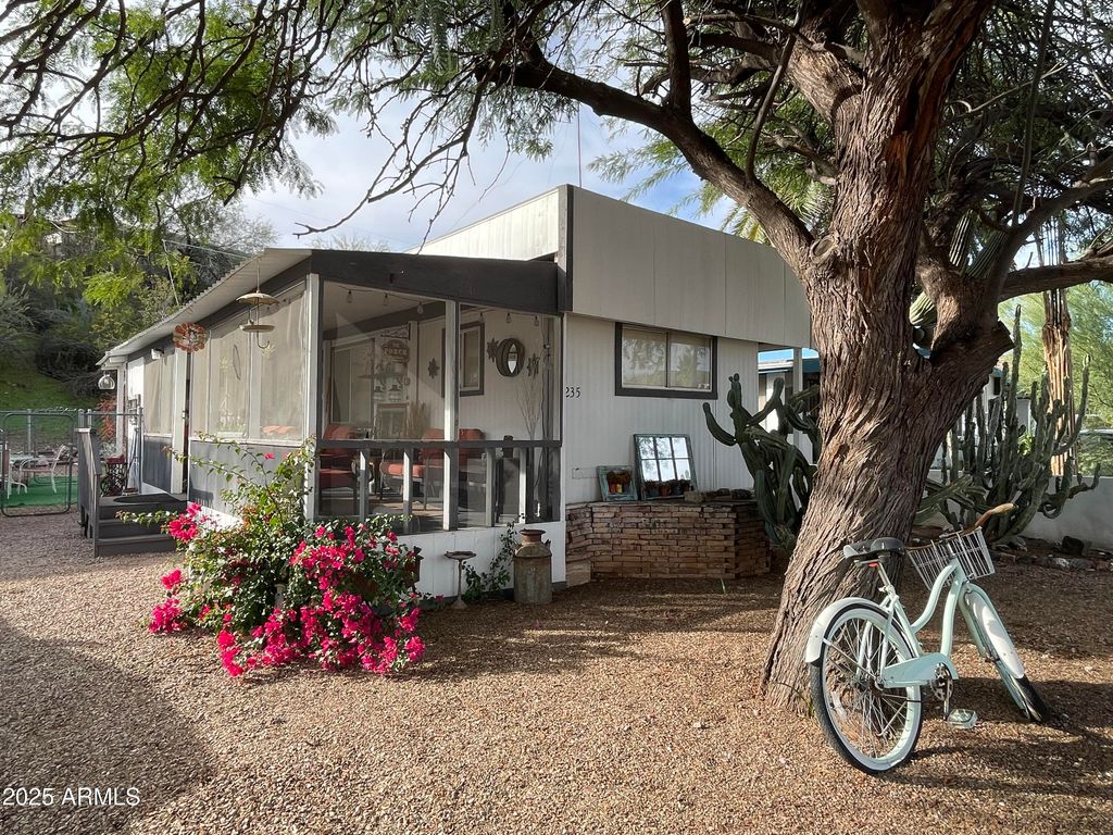 235 W MORRIS Drive, Queen Valley, AZ 85118