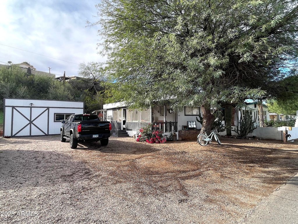 Image 16 of property listing at 235 W MORRIS Drive, Queen Valley, AZ 85118