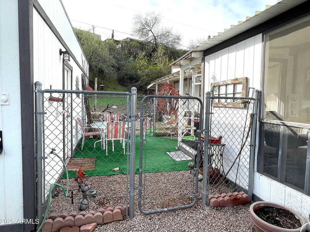 Image 17 of property listing at 235 W MORRIS Drive, Queen Valley, AZ 85118