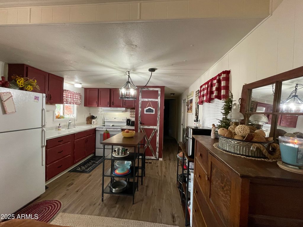 Image 4 of property listing at 235 W MORRIS Drive, Queen Valley, AZ 85118