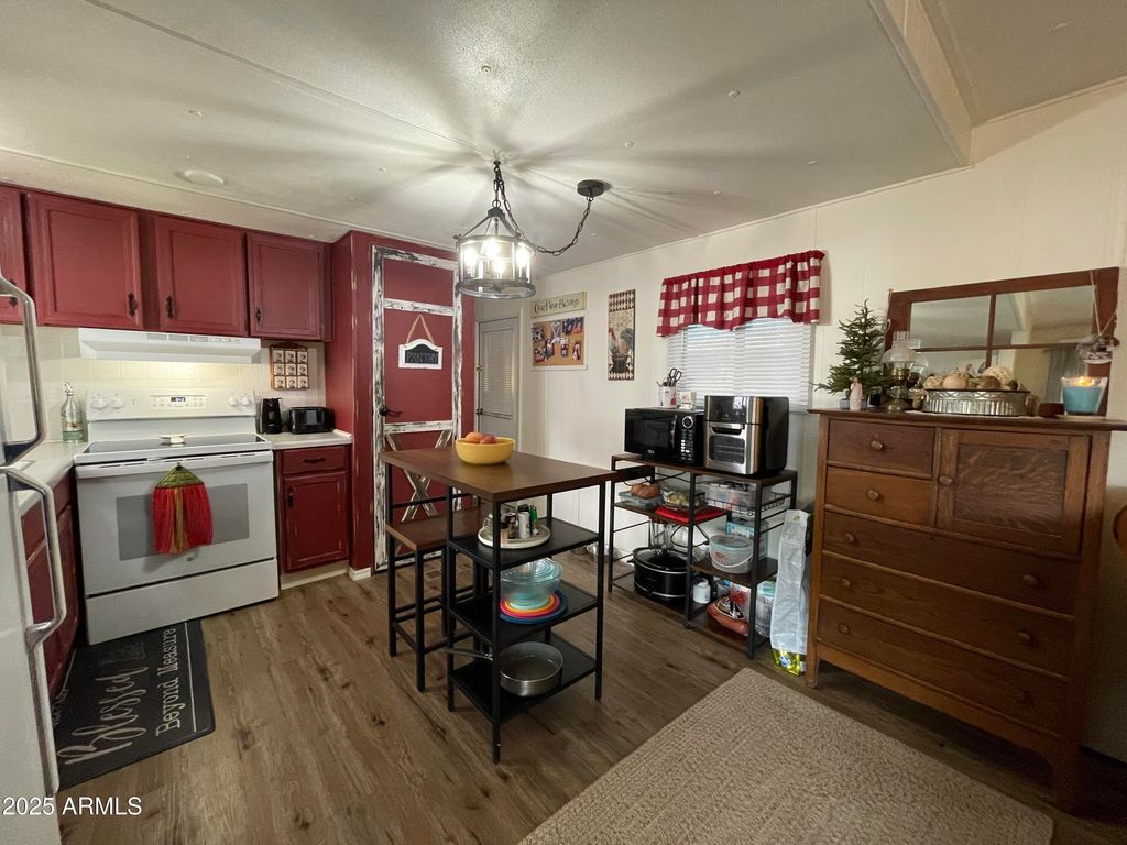 Image 5 of property listing at 235 W MORRIS Drive, Queen Valley, AZ 85118