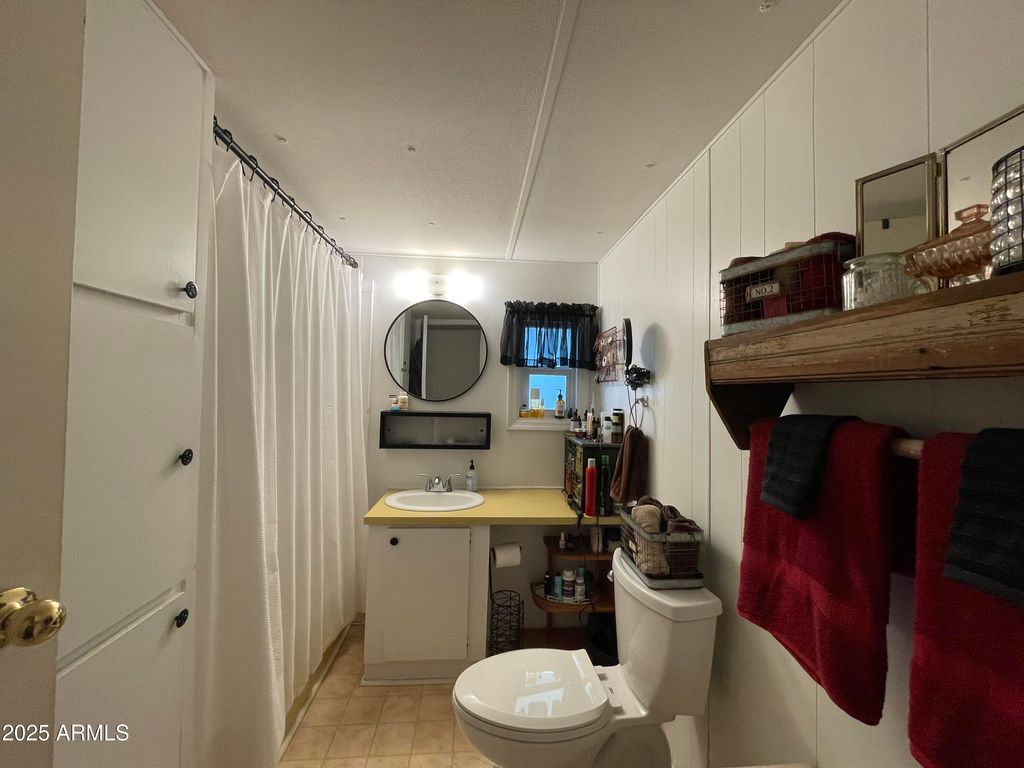 Image 7 of property listing at 235 W MORRIS Drive, Queen Valley, AZ 85118