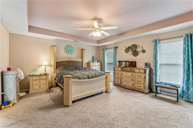 14660 W 141 Street, Olathe, KS 66062