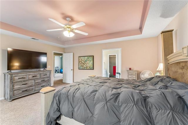 14660 W 141 Street, Olathe, KS 66062