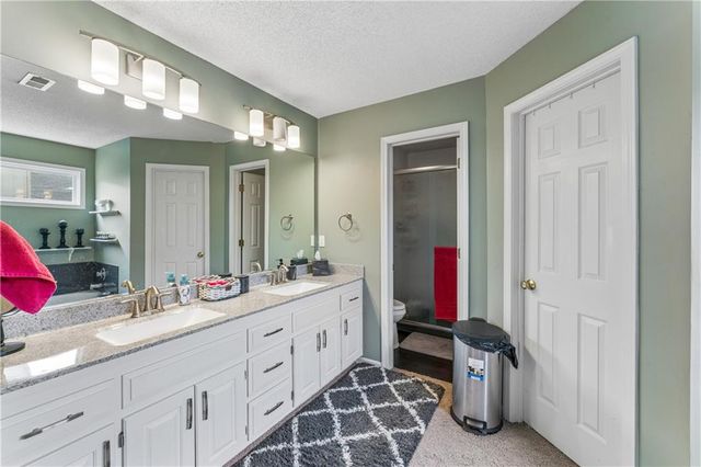 14660 W 141 Street, Olathe, KS 66062