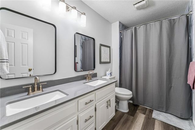 14660 W 141 Street, Olathe, KS 66062