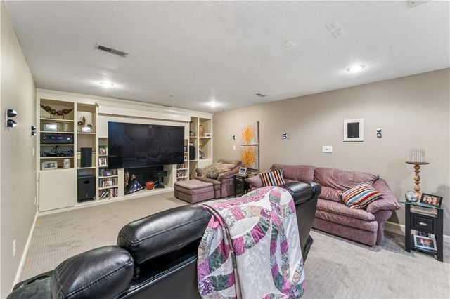 14660 W 141 Street, Olathe, KS 66062