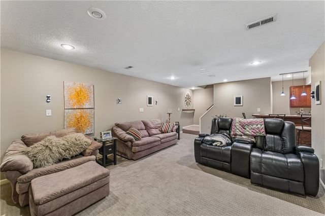 14660 W 141 Street, Olathe, KS 66062