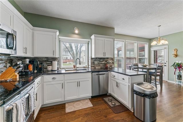 14660 W 141 Street, Olathe, KS 66062