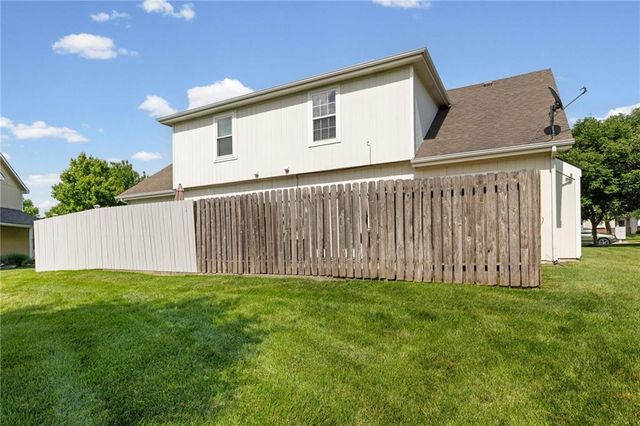 393 W ACORN Street, Gardner, KS 66030