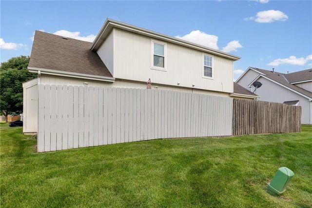 393 W ACORN Street, Gardner, KS 66030