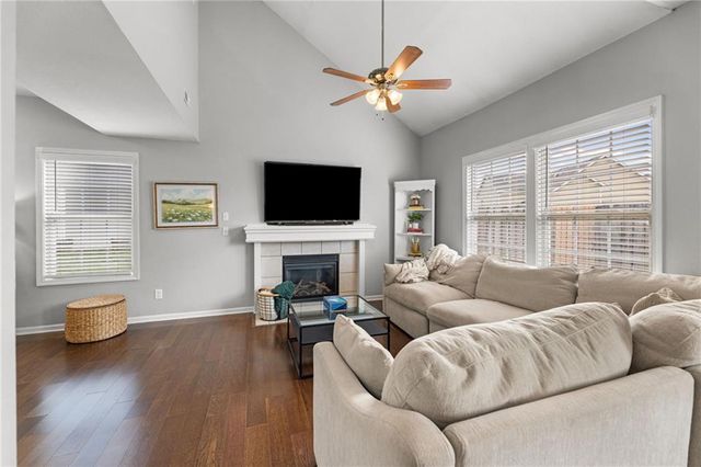 393 W ACORN Street, Gardner, KS 66030
