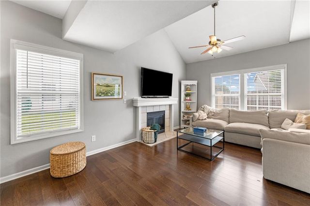 393 W ACORN Street, Gardner, KS 66030