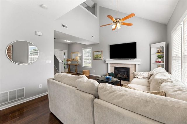 393 W ACORN Street, Gardner, KS 66030