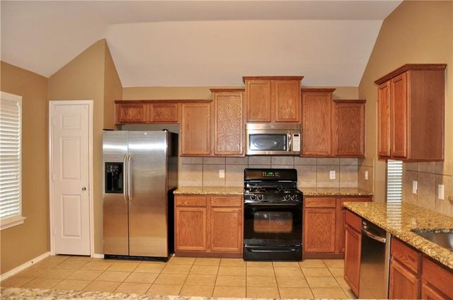 1518 Snow Trail, Lewisville, TX 75077