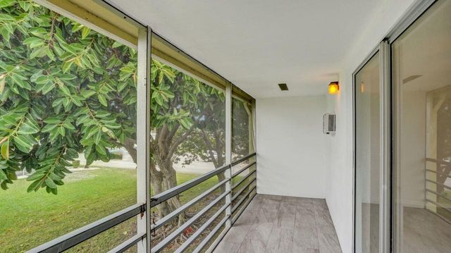118 Sheffield E, West Palm Beach, FL 33417