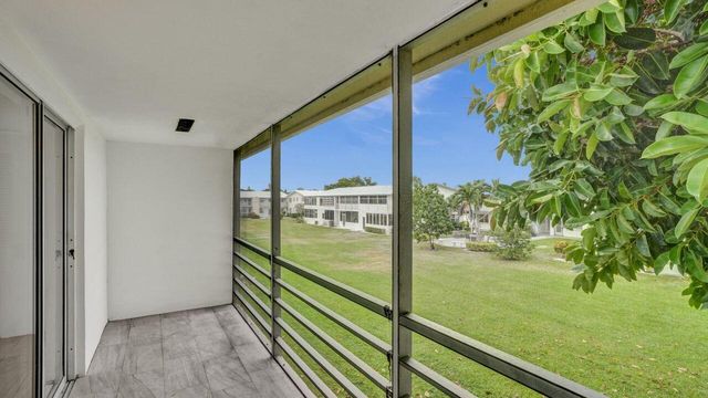 118 Sheffield E, West Palm Beach, FL 33417